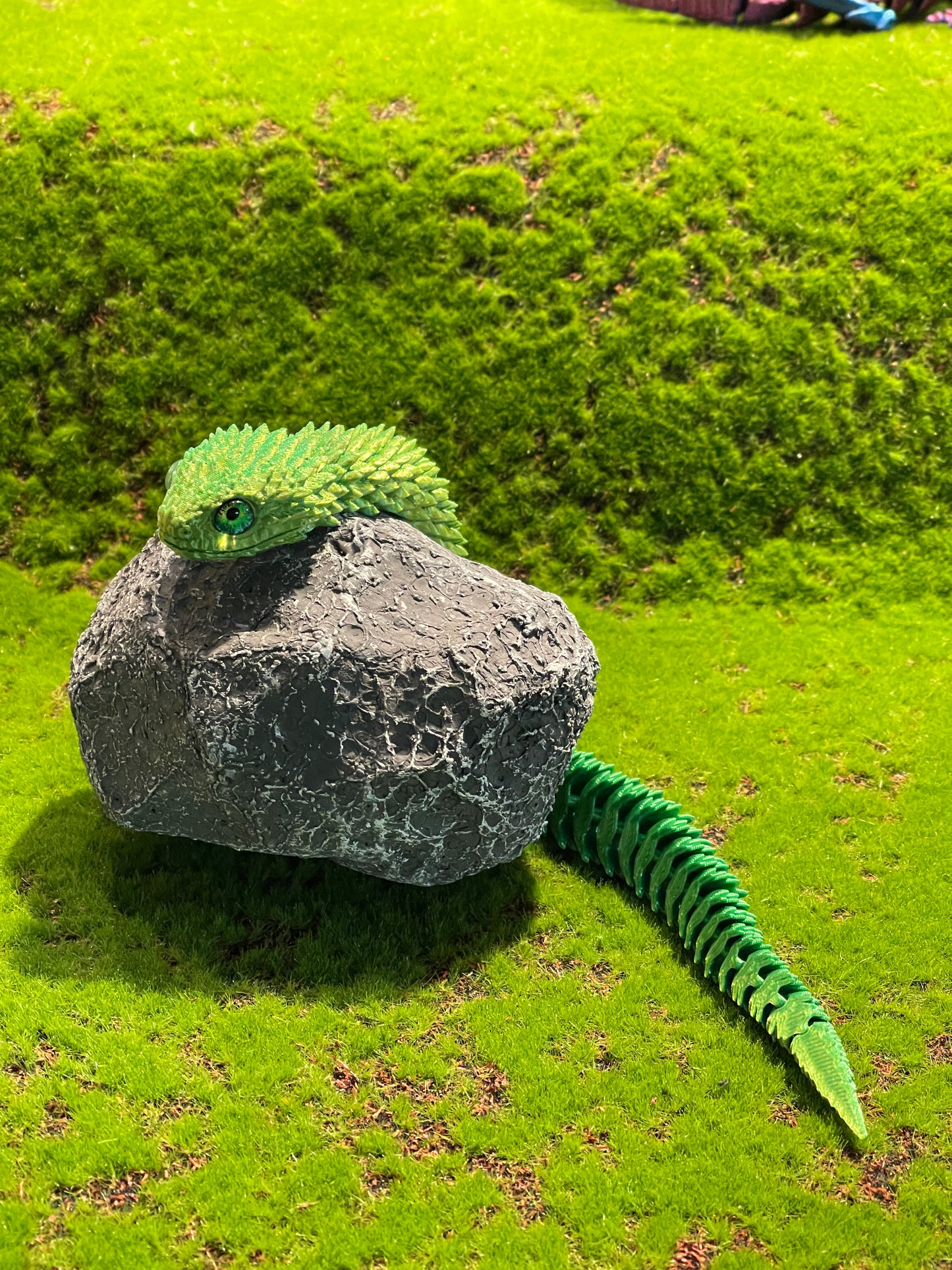 Flexible snake toy