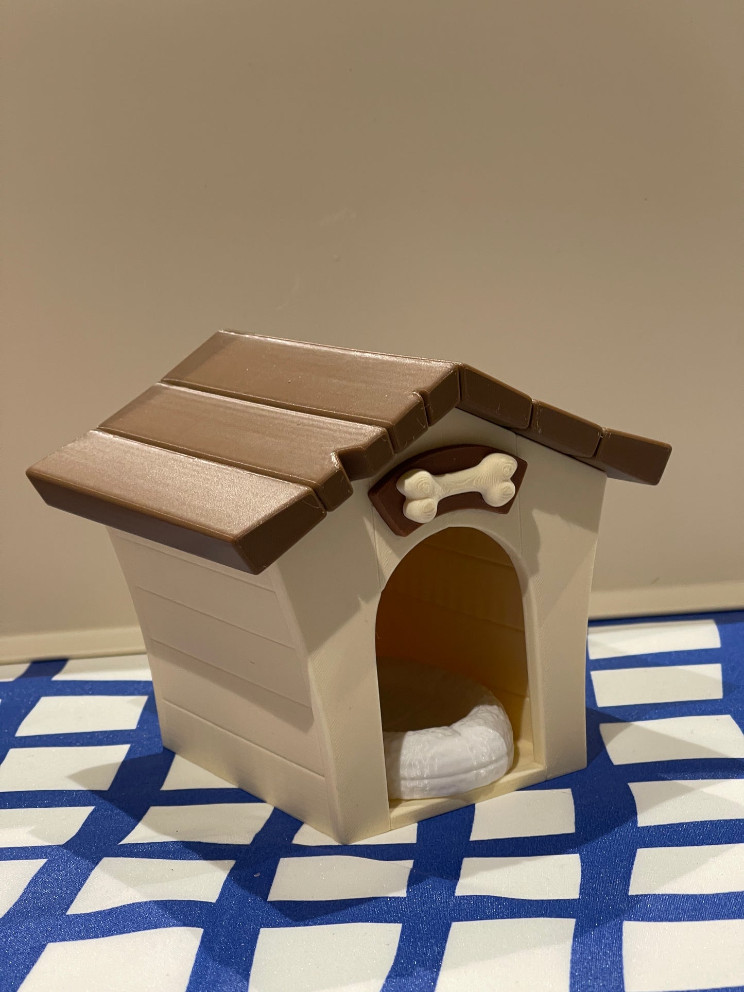3D Printed Dog House Toy – Mini Kennel for Collectible Dog Figures