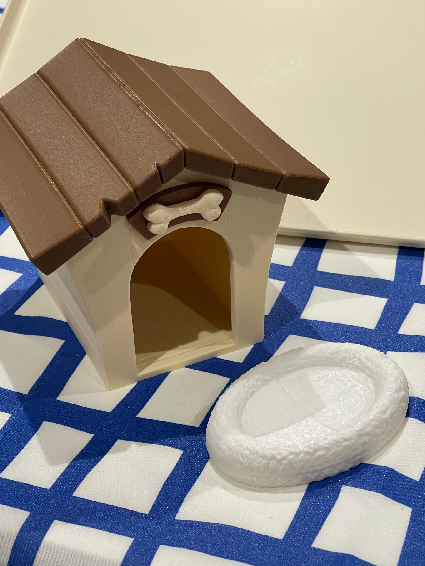 3D Printed Dog House Toy – Mini Kennel for Collectible Dog Figures